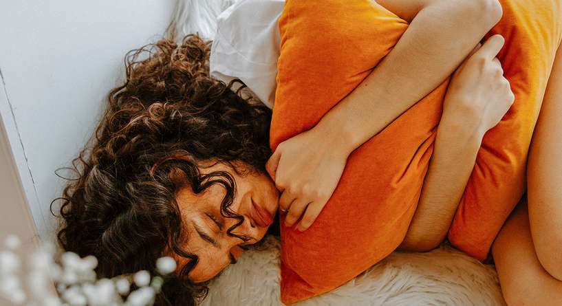 كيف تميّزين بين أعراض الدورة الشهرية وعلامات الحمل؟