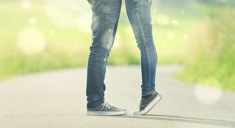 وضعية طلوع الزوجه فوق الزوج