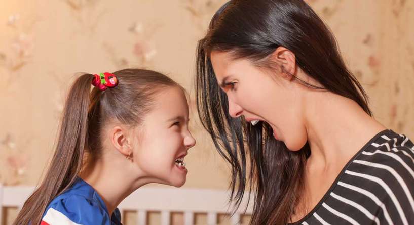 كيفية التصرف عندما يقول لك طفلك انه يكهرك
