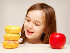 هل يجوز عد السعرات الحرارية للطفل؟