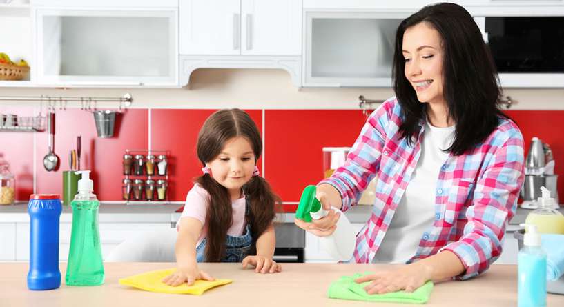 الاعمال المنزلية المناسبة للطفل بحسب عمره