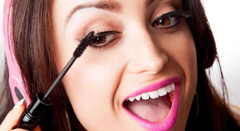 استخدامات غريبة لفرشاة المسكارا القديمة