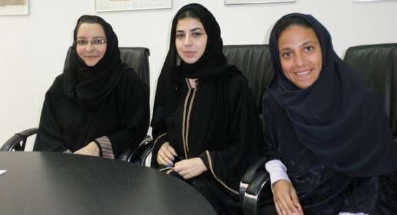 سعوديات في إيفريست للتوعية ضد سرطان الثدي