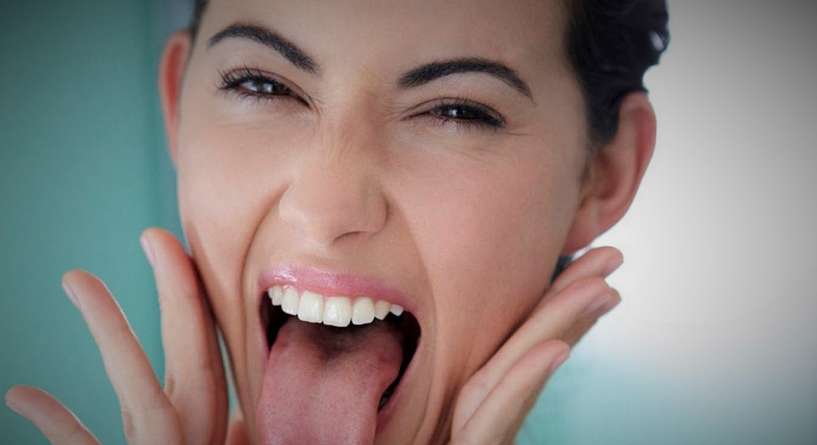 5 خلطات منزلية طبيعية لعلاج حب اللسان