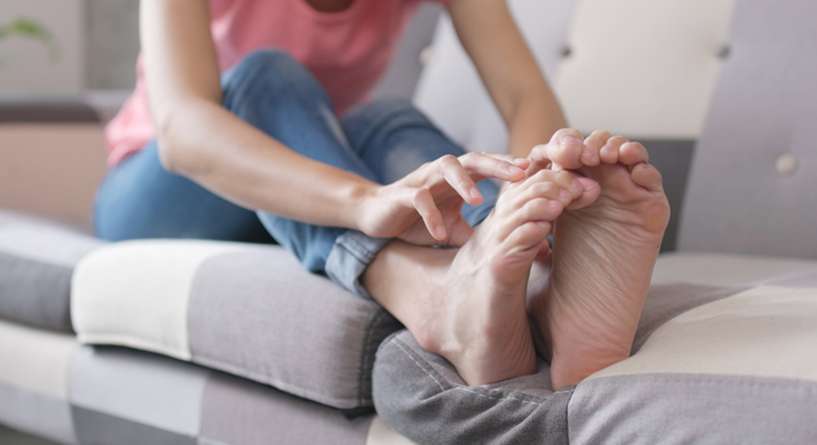 حرارة القدمين واليدين من علامات الحمل