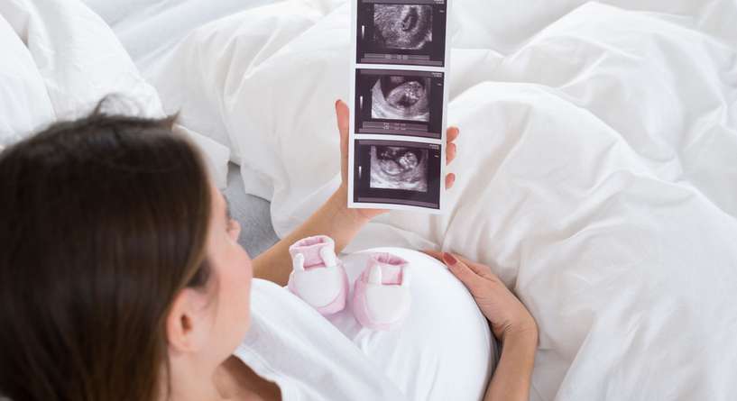 اسباب كثرة حركة الجنين في الشهر الثامن