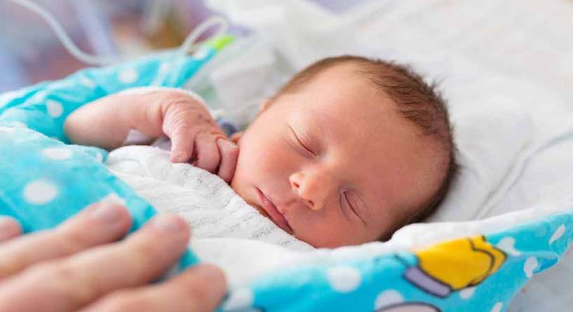 اهمية حليب الام للاطفال الذين يولدون قبل اوانهم