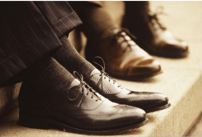 تحليل شخصية الرجل من حذائه المفضل