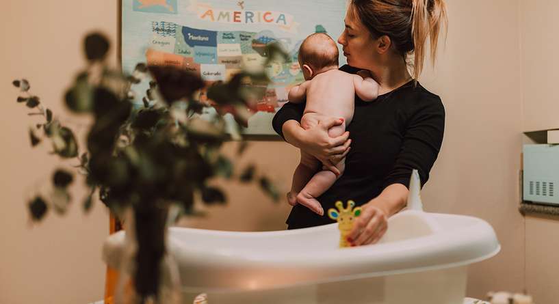 ما الامور التي ينبغي مراعاتها عند تحميم الطفل