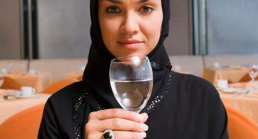 ما هي العلاقة بين الماء والتخلص من الوزن الزائد؟