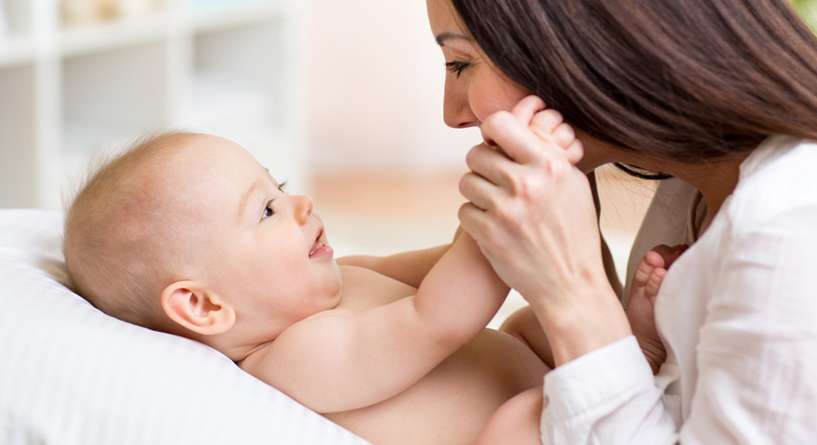 اسلوب رعاية الاطفال الرضع الذي يعزز نمو دماغهم ووظائفه