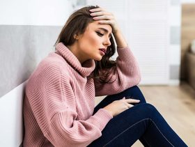 اسباب تعرق القدمين وطرق العلاج