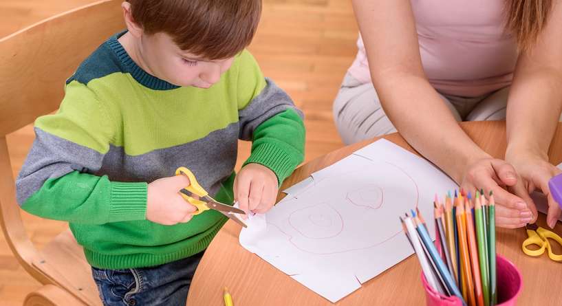 المهارات الحركية الدقيقة للاطفال بين العامين الرابع والسادس