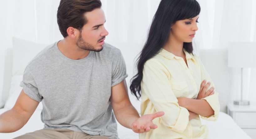 لماذا يستفز الرجل المراة التي يعشقها؟