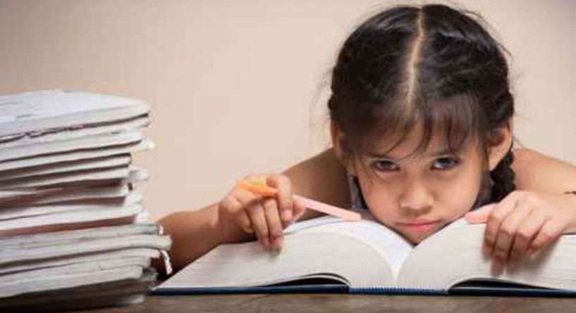 التأثير السلبي للضغط على الطفل لتحسين علاماته المدرسية | دراسة
