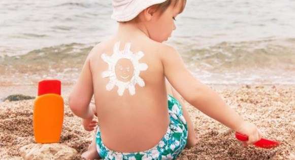 نصائح لحماية الطفل من اشعة الشمس