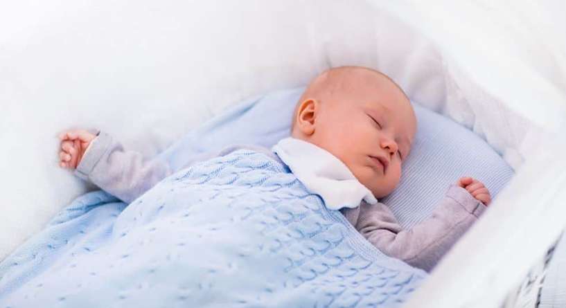كيف اجعل طفلي حديث الولادة ينام ليلا