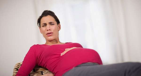 هل مغص الحمل يشكل خطراً على الحامل؟