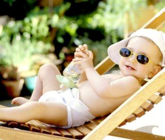 هكذا تحمين طفلك الرضيع من أشعة الشمس