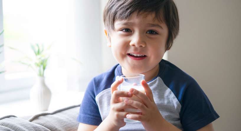 كيف تختارين حليب الفورمولا الافضل لطفلك من عمر سنة إلى 3 سنوات