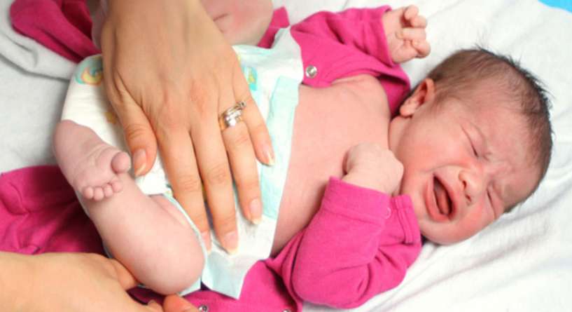 اسباب خروج دم مع البراز عند الاطفال