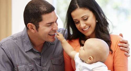 نصائح للحفاظ على حياة زوجية سعيدة بعد الإنجاب