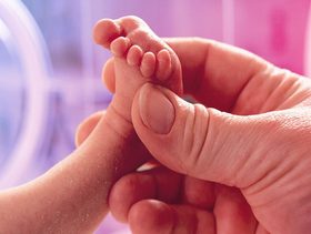 هل ابرة الرئه تسبب ولاده مبكره