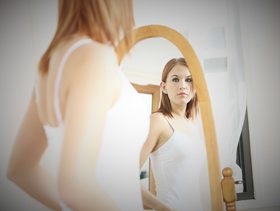 اعراض وعلامات تدل على اصابة المراهق باضطراب غذائي