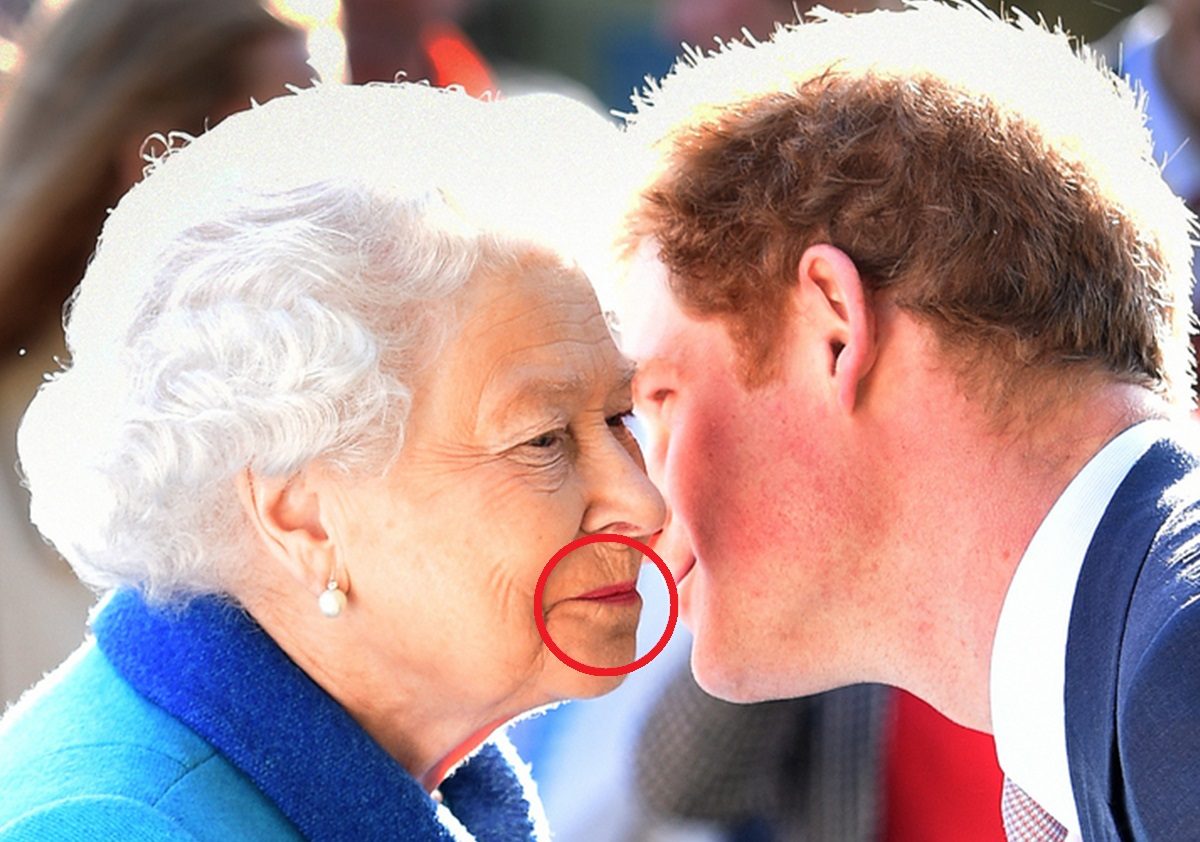 علاقة الملكة اليزابيث بالأمير هاري 
