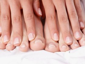 7 إنذارات صحية ترسلها الأظافر فالتقطيها!