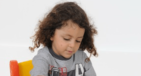 كيف تهيئين طفلك للكتابة؟
