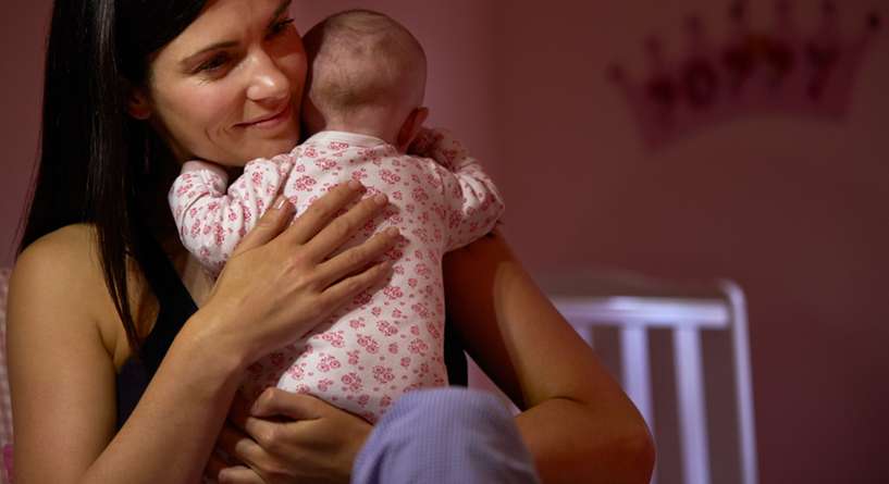 أخطاء تجعل رضيعك ينام أقل في الليل