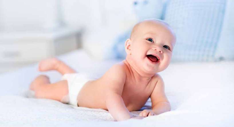 ماذا يرى الطفل الرضيع عندما يضحك
