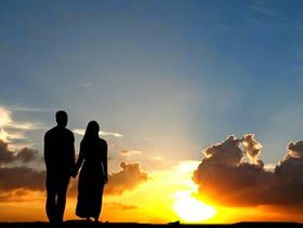 حكم الامتناع عن العلاقة الحميمة بين الزوجين