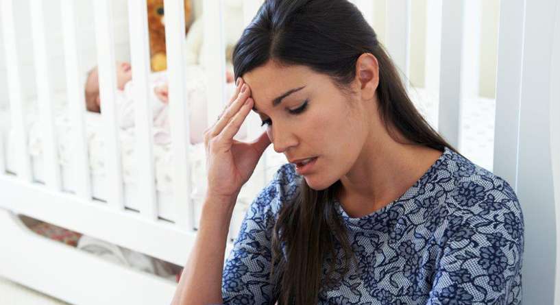 اسباب اكتئاب بعد الولادة بشهرين