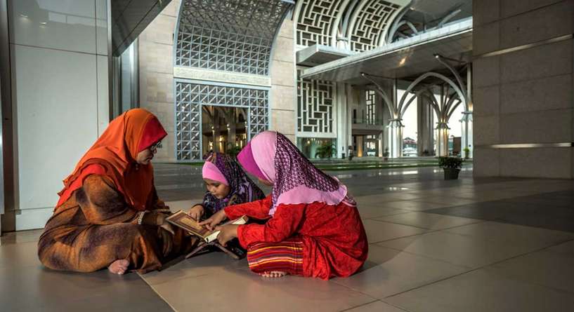 الطريقة الماليزية لاصطحاب الاطفال الى المسجد