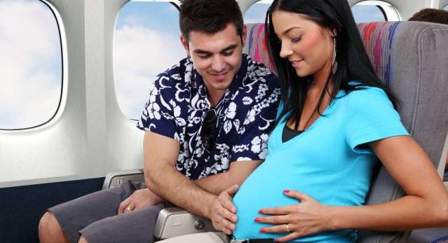 نصائح السفر بالطائرة للحامل