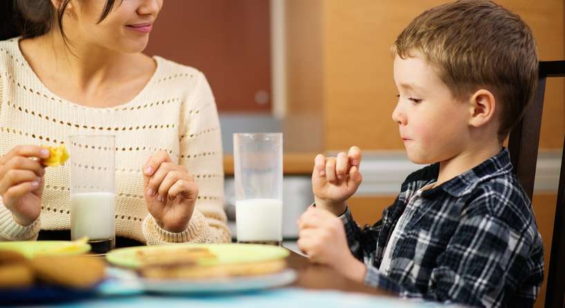 مخاطر عدم تناول الطفل وجبة الفطور كل يوم