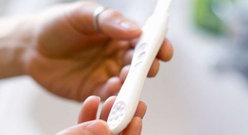 أسباب ظهور إختبار الحمل المنزلي سلبي رغم تأخر الدورة الشهرية