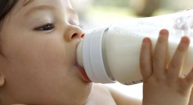 شفط الحليب كل كم ساعه وكيفية تخزينه
