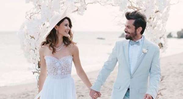 بالصور بيرين سات تتزوج من كنان دوغلو