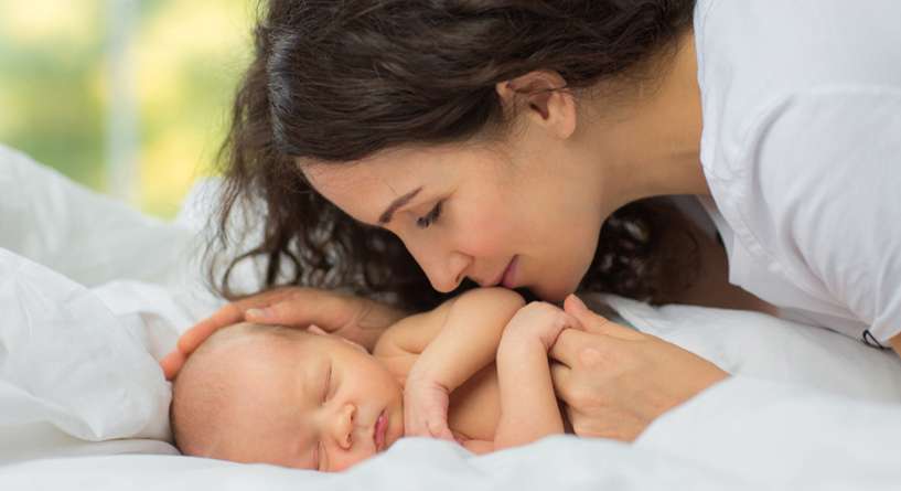 10 افكار وحدها الام للمرة الأولى تفكر فيها
