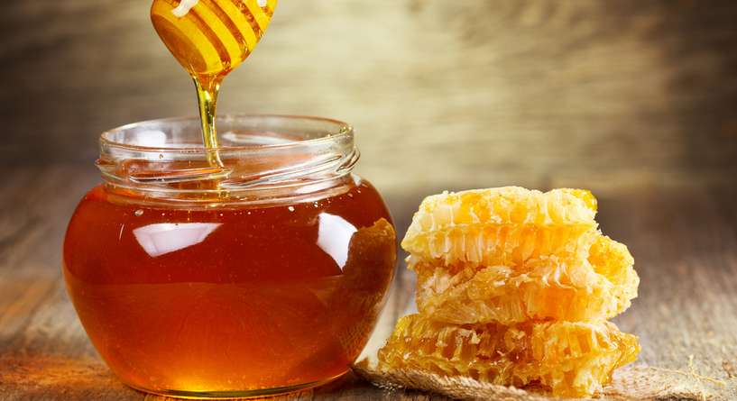 فوائد العسل على السرة