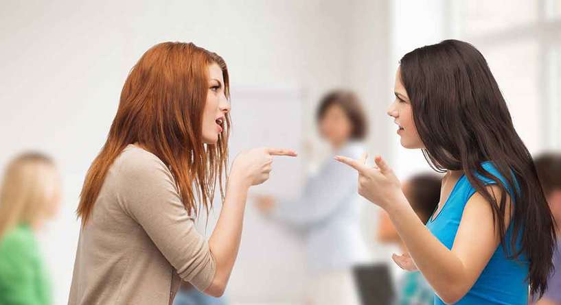 اتيكيت التعامل مع شخص لا تحبينه