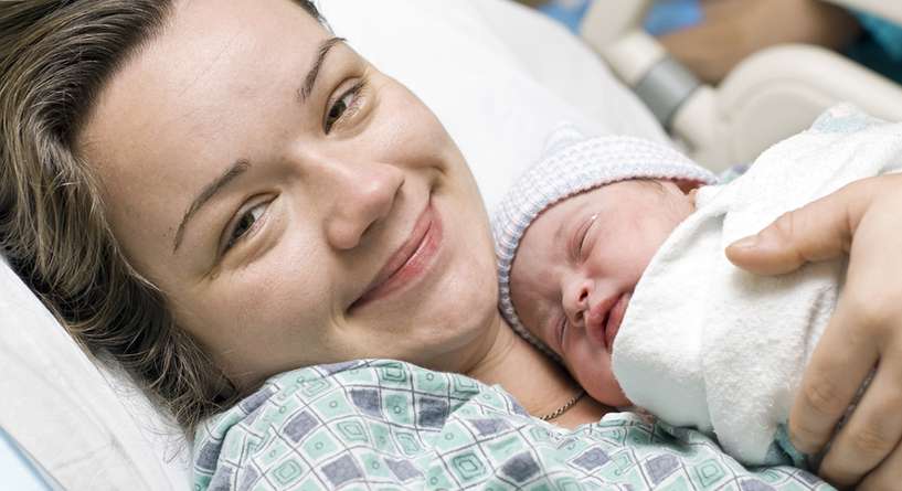 كيفية العناية بالمهبل بعد الولادة الطبيعية وطرق تخفيف الالم