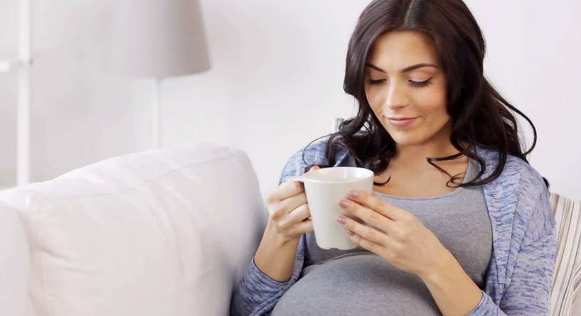 دراسة تحذر الحوامل من استهلاك مشروب شائع