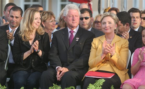 أوباما غير مدعو إلى زفاف إبنة بيل وهيلاري كلينتون