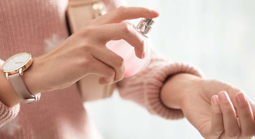 حين تنتهي تاريخ صلاحية العطر هل يجب رميه أو يمكن إستخدامه؟