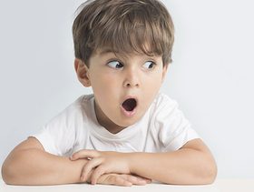 خدعة بسيطة للأطفال أذهلت رواد الإنترنت