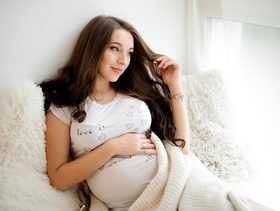 3 صبغات شعر طبيعية يمكنك اعتمادها أثناء الحمل